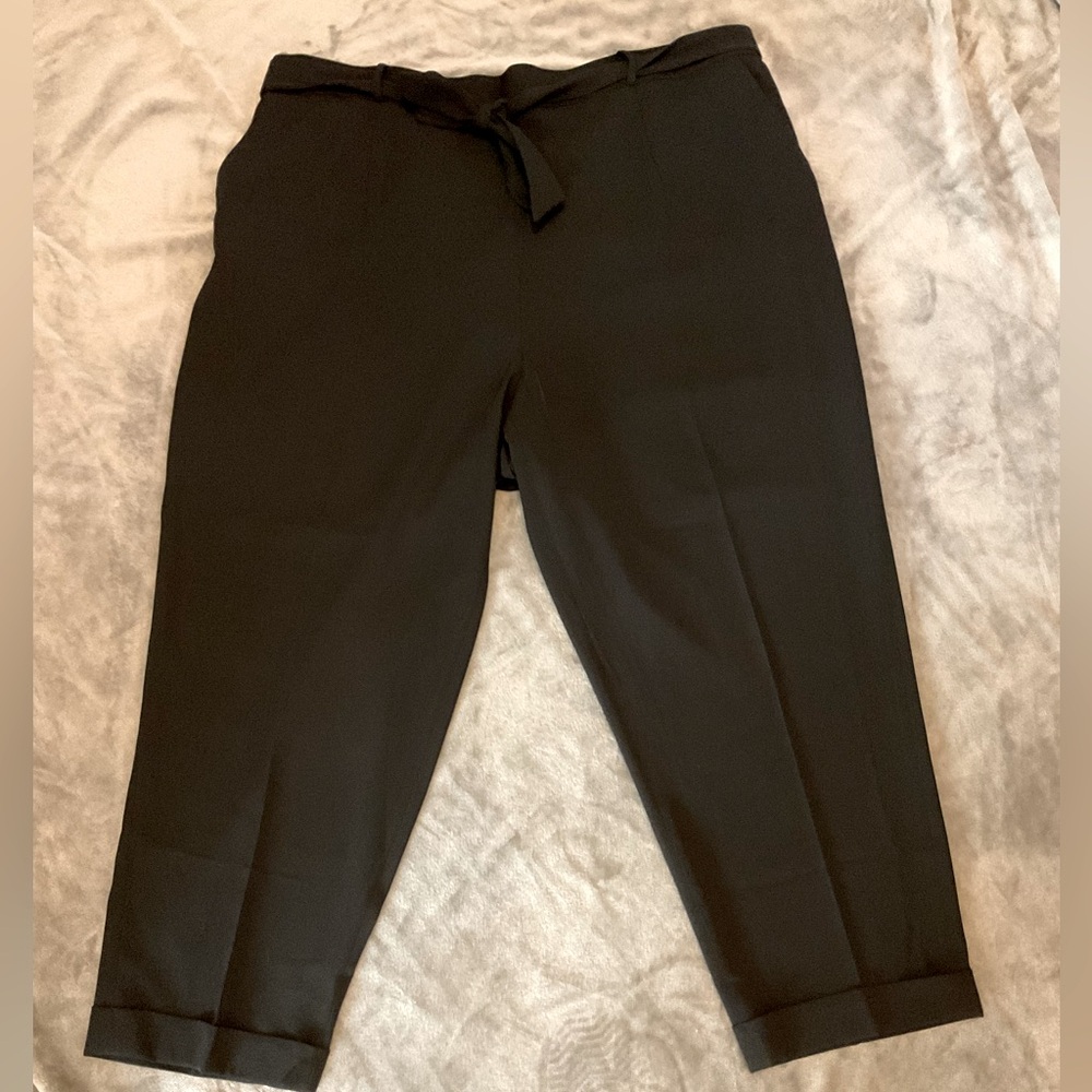 Calvin Klein 18W black tie belt 1/2 elastic waist pants with cuffed ankles.